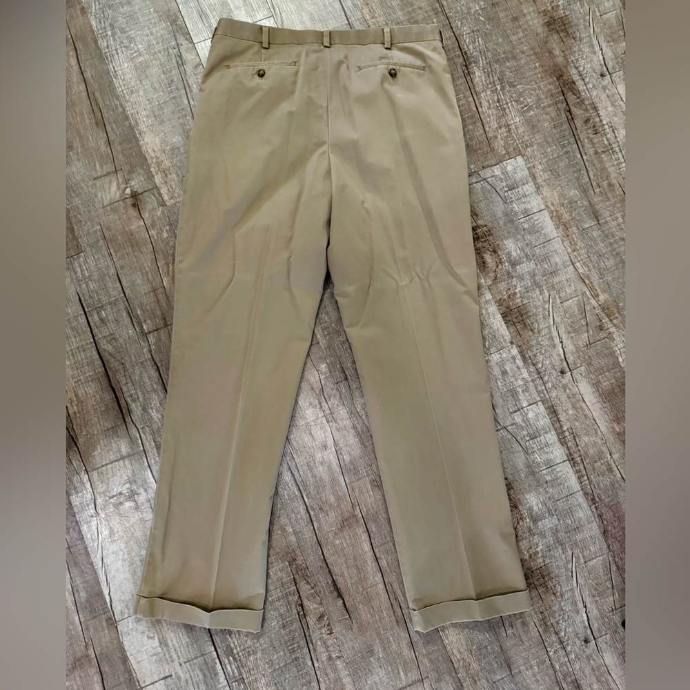 Men’s Roundtree & Yorke Khaki Dress Pants 38x34 Pleated Cuffed - Picture 8 of 8